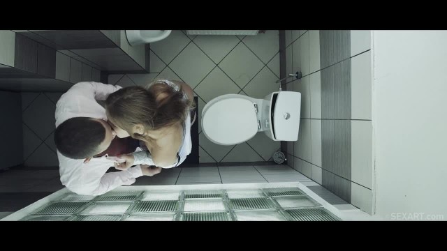 Секс коллег в туалете - #10