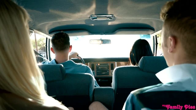 Красотки очень любят секс - #1