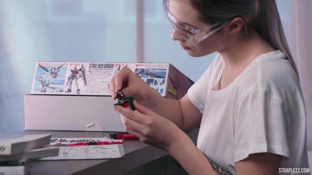 Страстная подруга со страпоном - #1